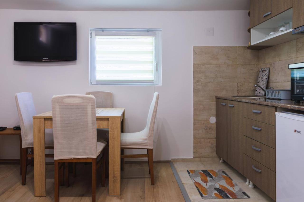 Apartmani Dordevic โกลูบาค ภายนอก รูปภาพ